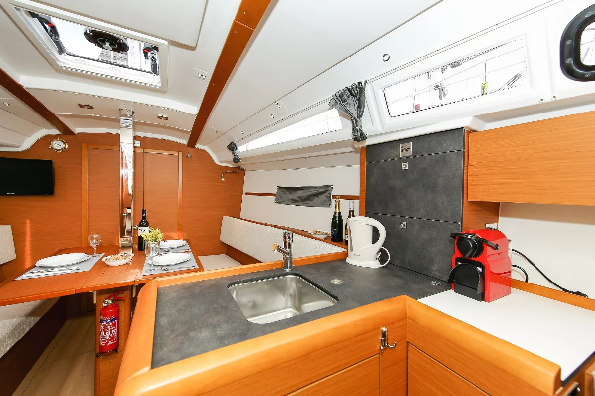 Sun Odyssey 349 (Polly Fun)  - 24