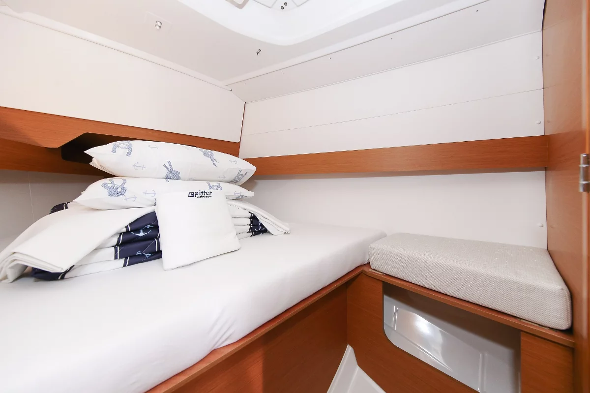Sun Odyssey 349 (Polly Fun)  - 37
