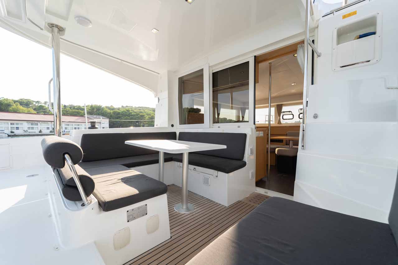 Photo #6 - Lagoon 40 MotorYacht - 3 + 2 cab. (Family) en Sibenik - 33141