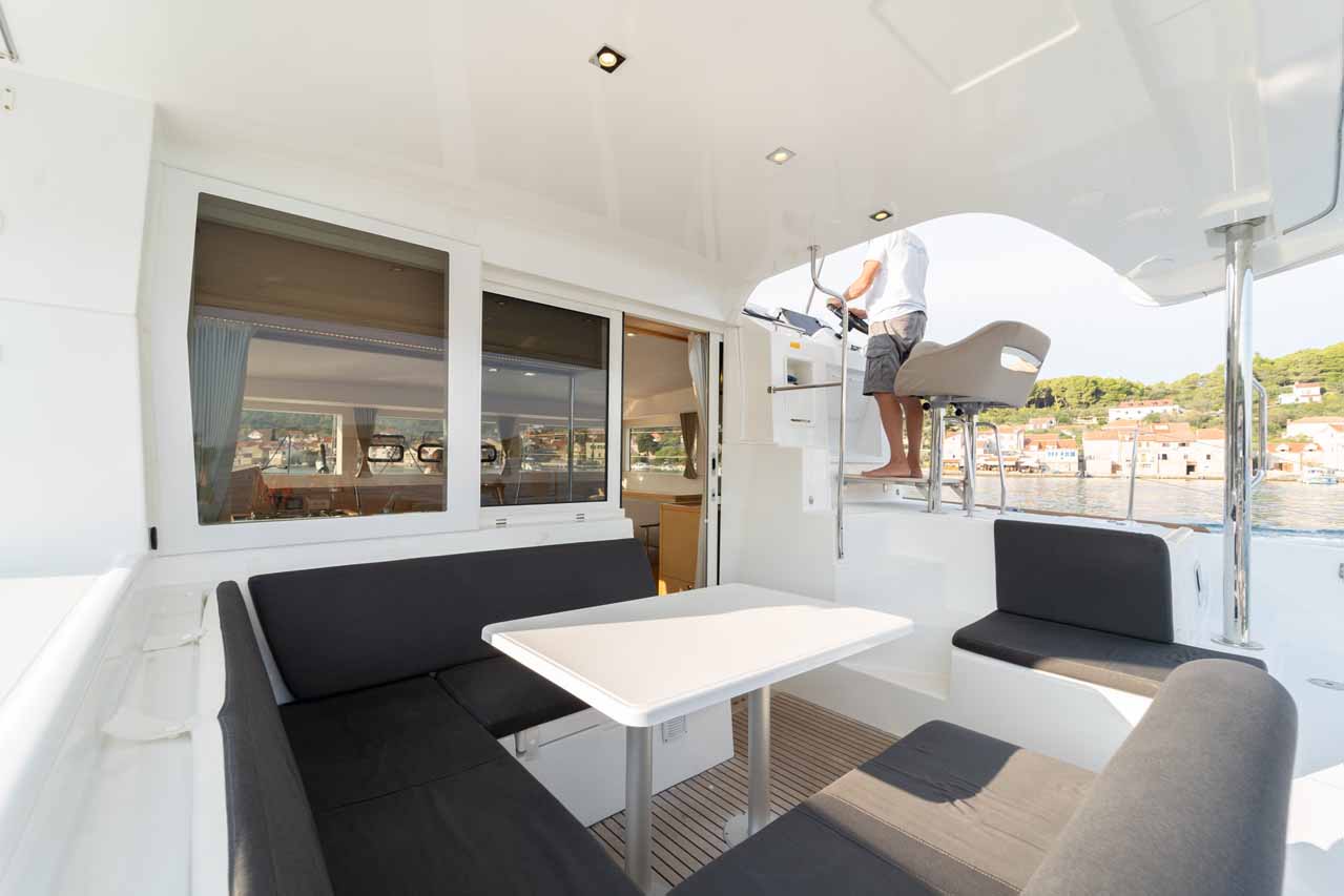 Photo #7 - Lagoon 40 MotorYacht - 3 + 2 cab. (Family) en Sibenik - 33141