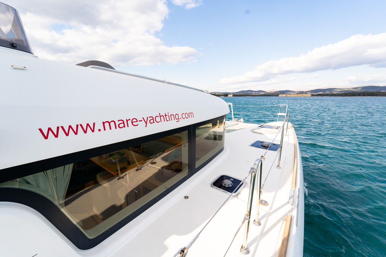Photo #9 - Lagoon 40 MotorYacht - 3 + 2 cab. (Family) en Sibenik - 33141