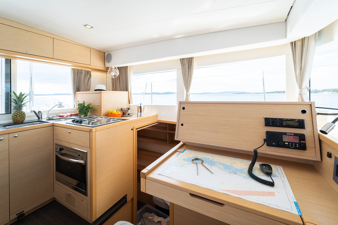 Photo #15 - Lagoon 40 MotorYacht - 3 + 2 cab. (Family) en Sibenik - 33141