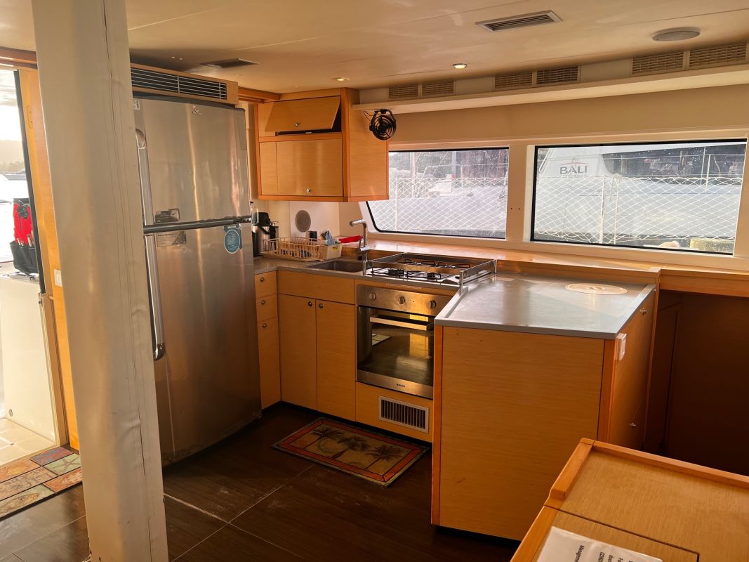 Photo #6 - Lagoon 52 F - 6 + 2 cab. (BERLIOZ_DB) in Le Marin - 33169