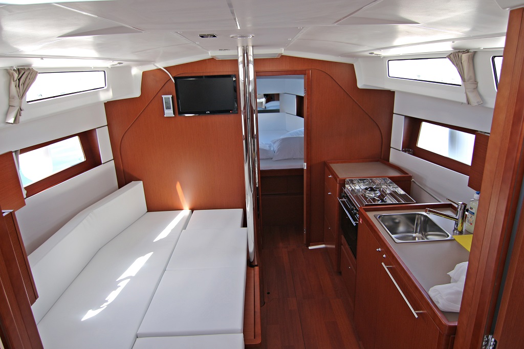 Photo #8 - Oceanis 38.1 (Aura) in Sukosan - 33210