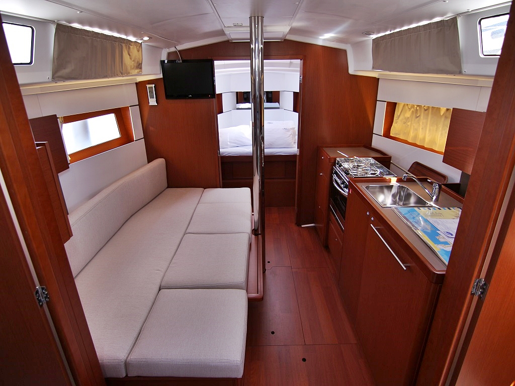 Photo #10 - Oceanis 38.1 (Aura) in Sukosan - 33210