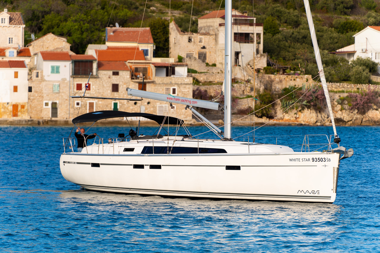 Photo #4 - Bavaria Cruiser 46 - 4 cab. (White Star) en Sibenik - 33332