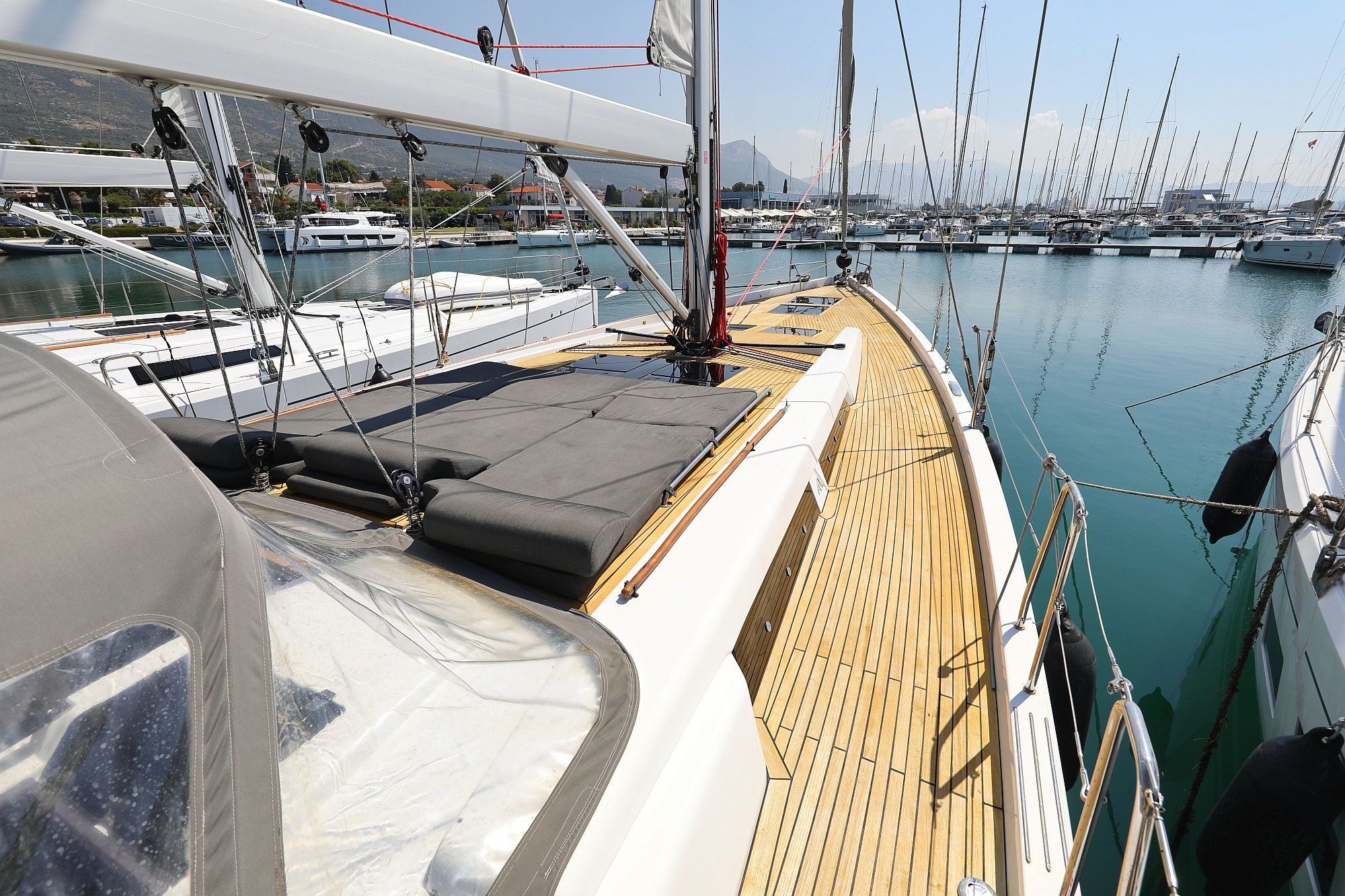 Photo #17 - Hanse 588 - 5 + 1 cab. (Superstar) in Sibenik - 33337