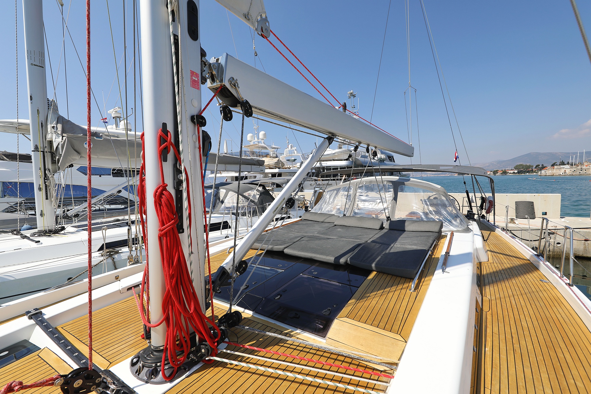 Photo #18 - Hanse 588 - 5 + 1 cab. (Superstar) in Sibenik - 33337