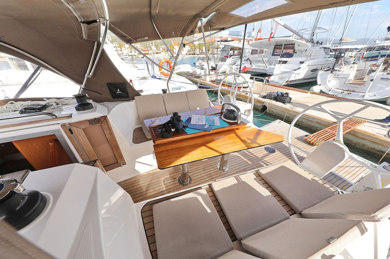 Photo #9 - Bavaria Cruiser 37 - 3 cab. (My Princess) en Trogir - 33346