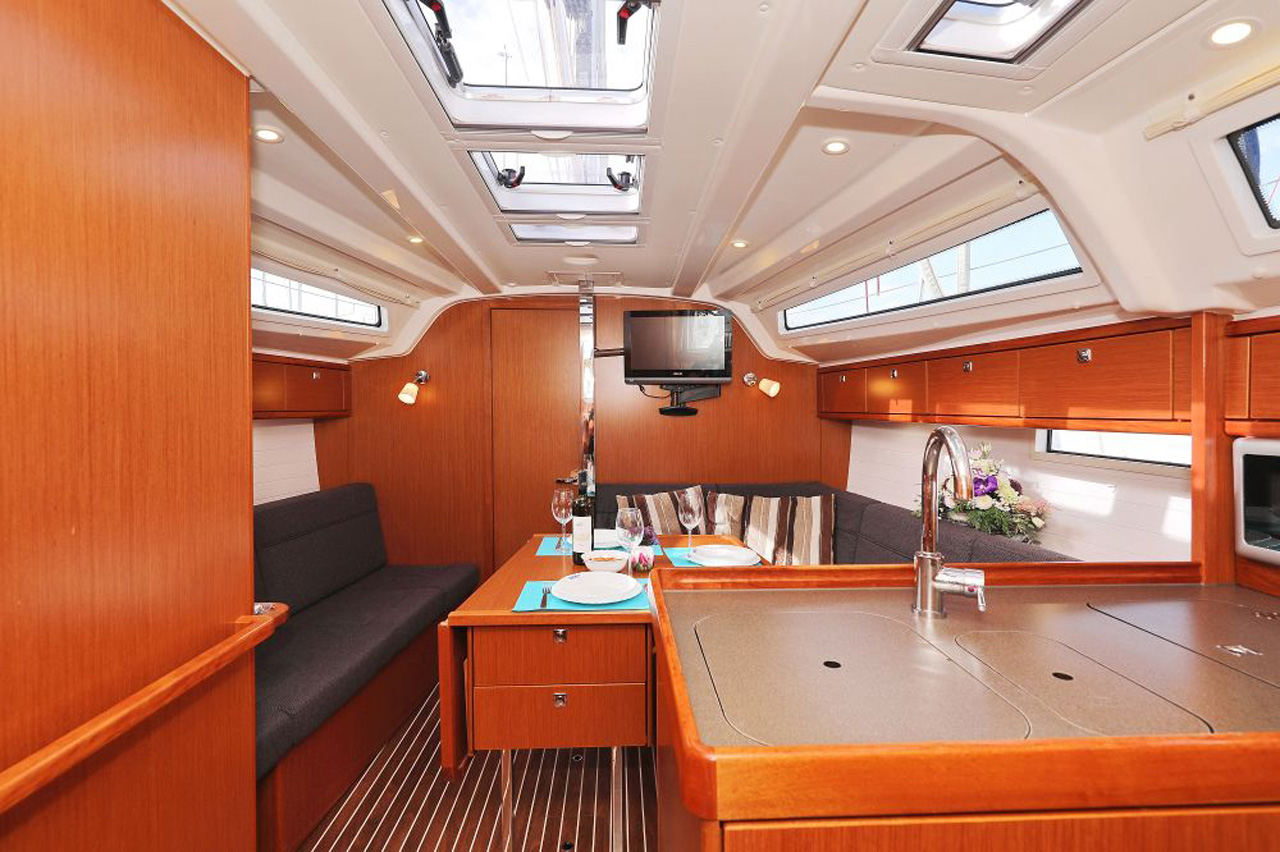 Photo #10 - Bavaria Cruiser 37 - 3 cab. (My Princess) en Trogir - 33346