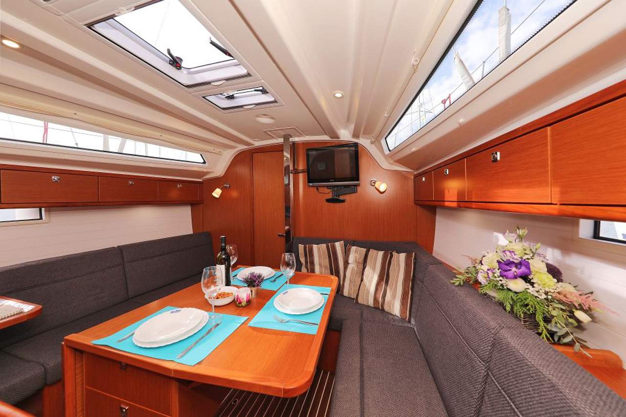 Photo #11 - Bavaria Cruiser 37 - 3 cab. (My Princess) en Trogir - 33346