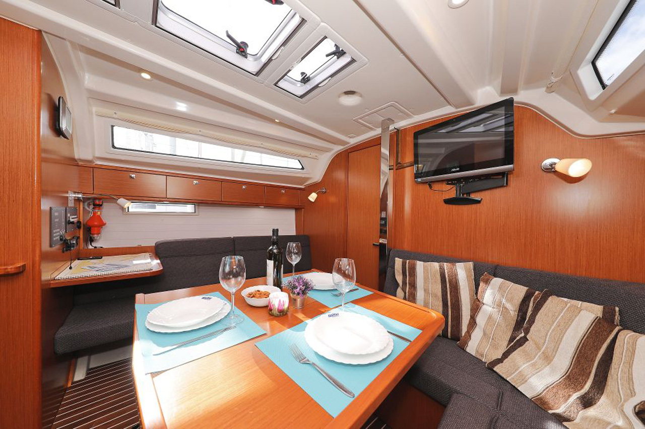 Photo #12 - Bavaria Cruiser 37 - 3 cab. (My Princess) en Trogir - 33346