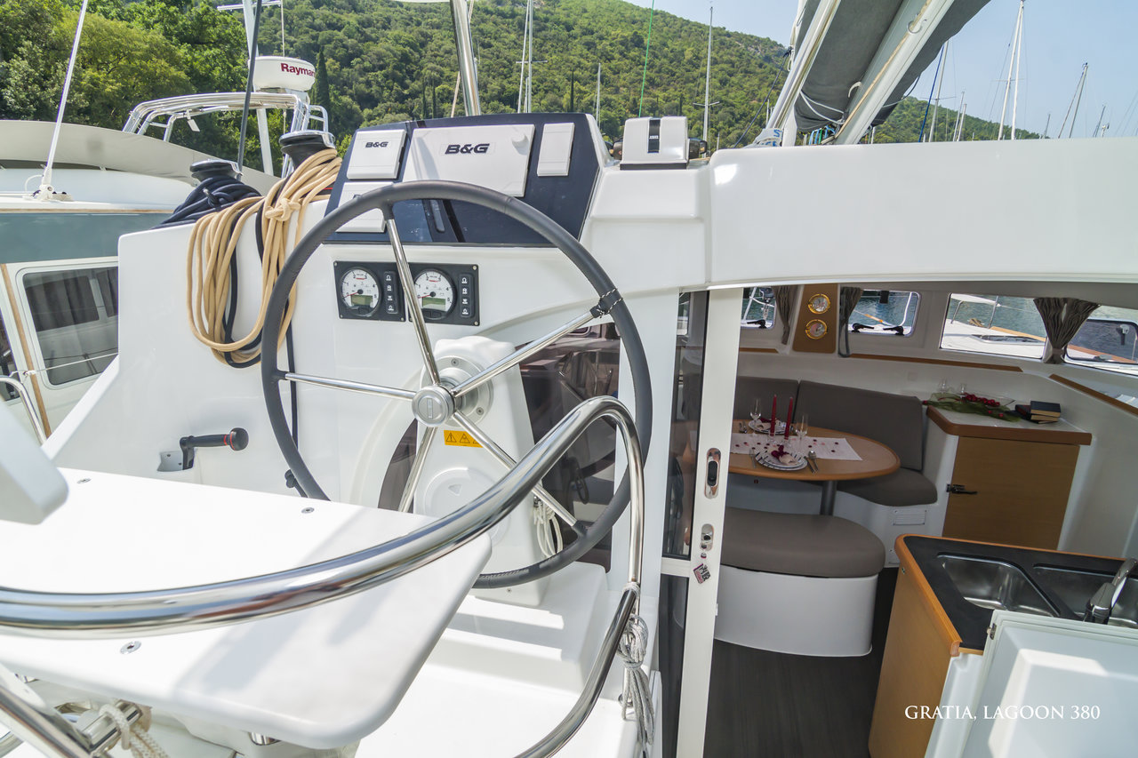 Photo #8 - Lagoon 380 - 4 cab. (Gratia) in Dubrovnik - 33347