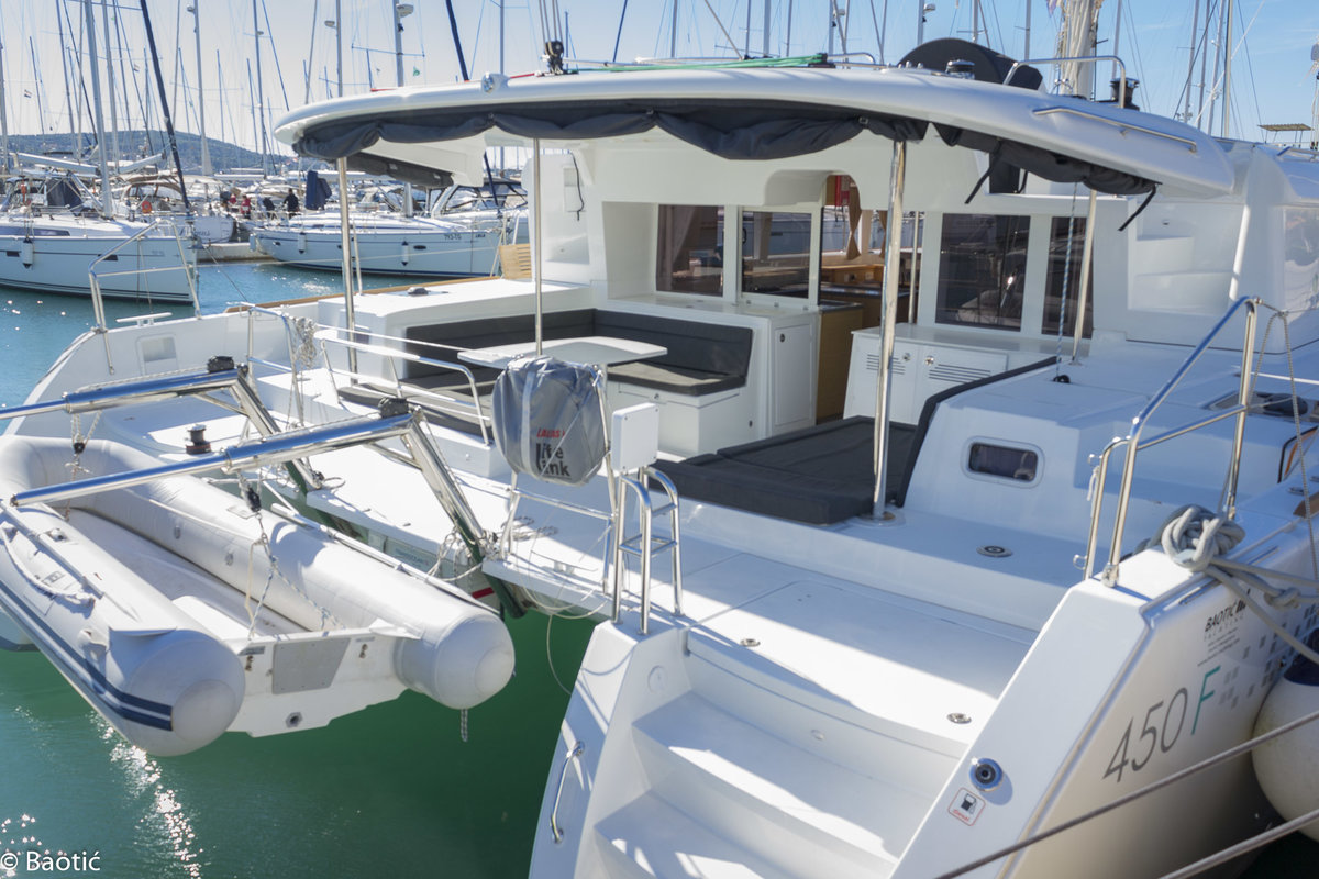 Photo #7 - Lagoon 450 - 4 + 2 cab. (Baros) in Trogir - 33350