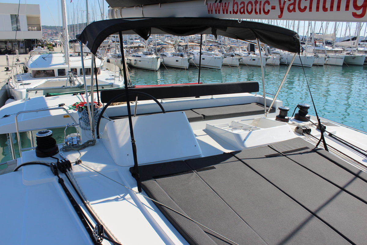 Photo #11 - Lagoon 450 - 4 + 2 cab. (Baros) in Trogir - 33350