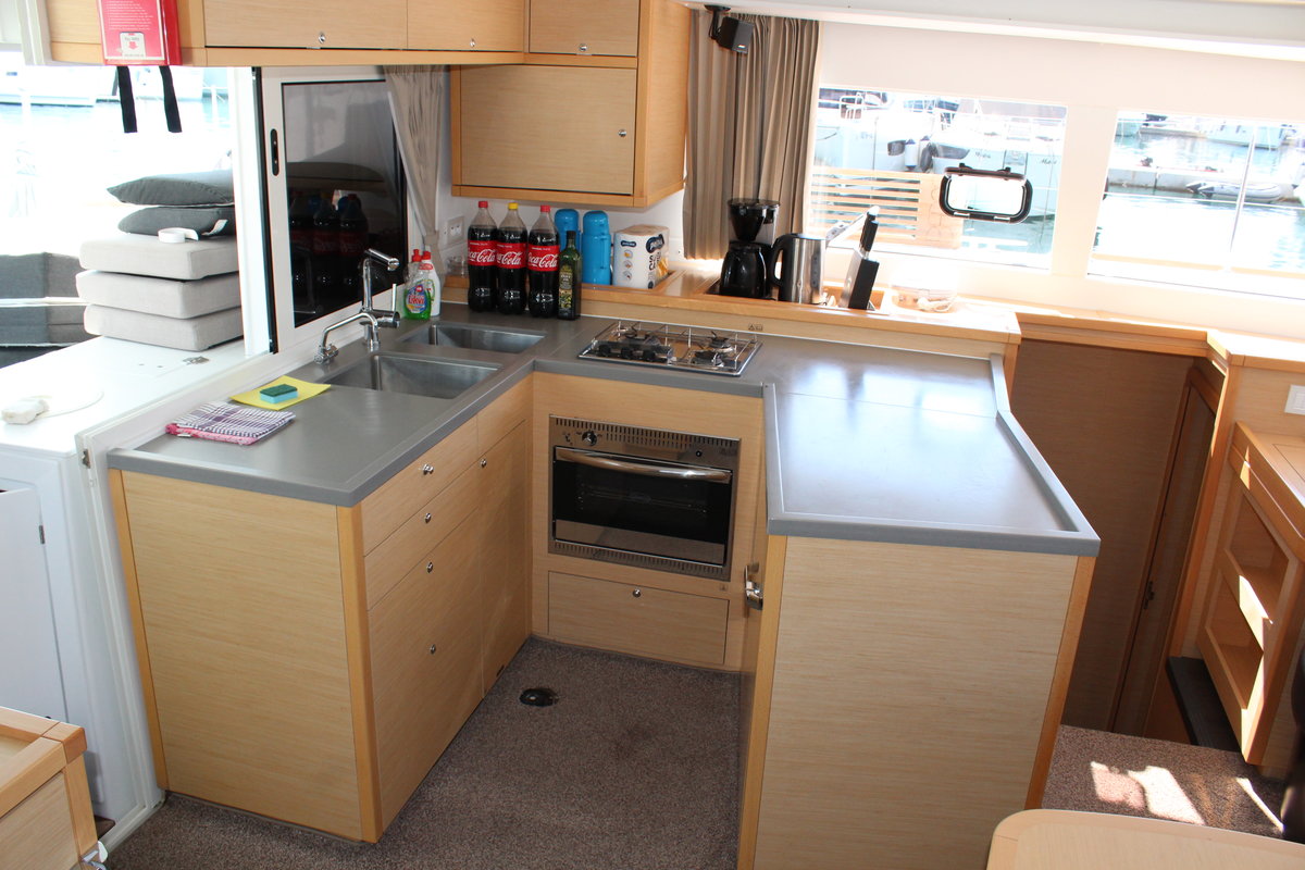 Photo #12 - Lagoon 450 - 4 + 2 cab. (Baros) in Trogir - 33350