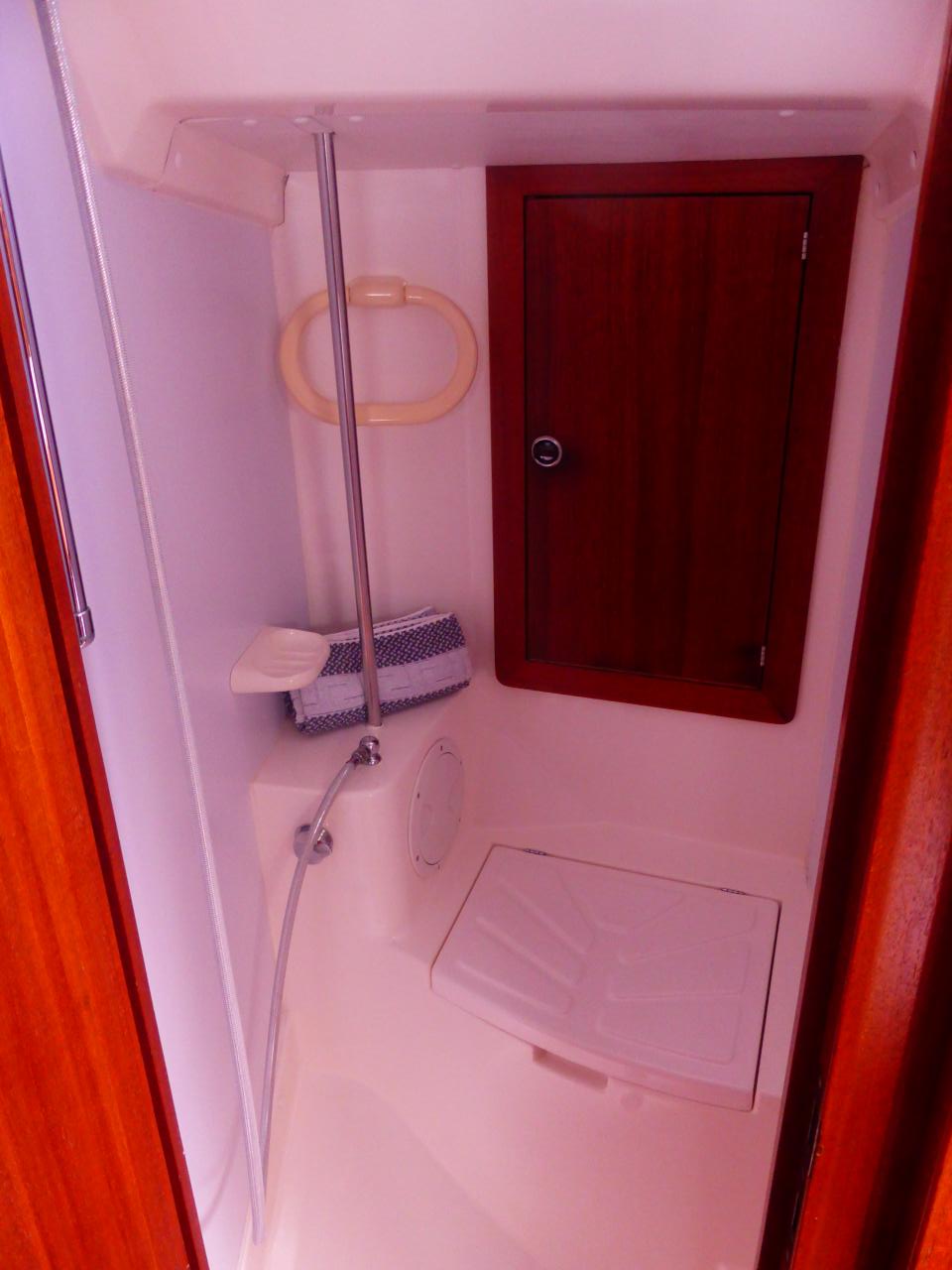 Photo #10 - Elan 45 (Nafsika) in Lefkada - 33370