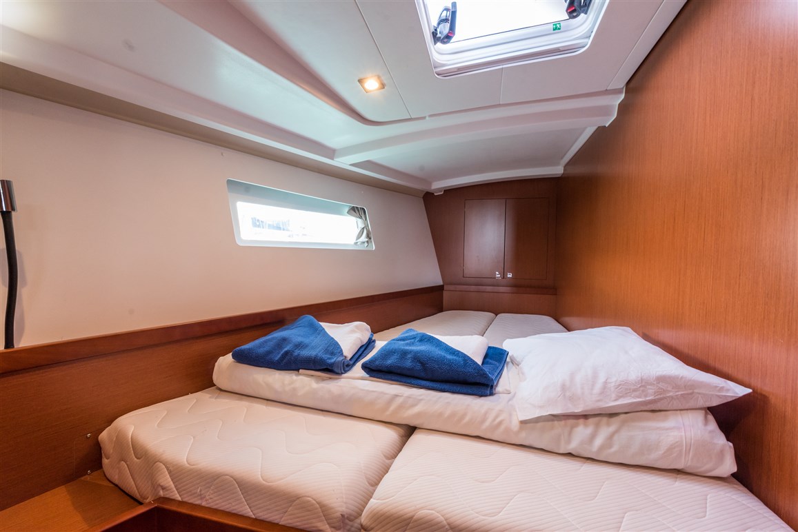 Photo #21 - Oceanis 45 - 4 cab. (Zoa) in Split - 33390