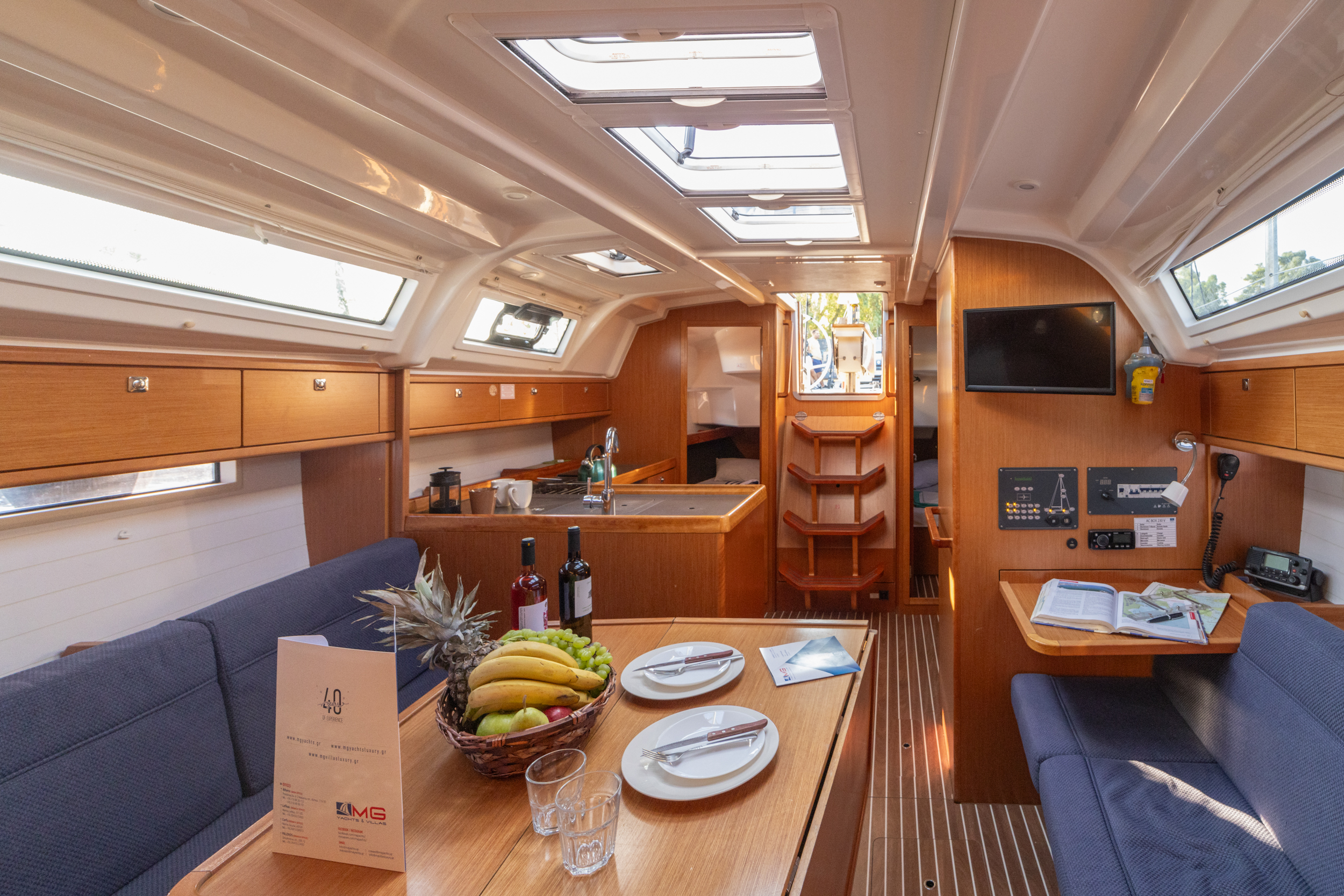 Photo #7 - Bavaria Cruiser 37 - 3 cab. (Marlo) in Atene - 33481