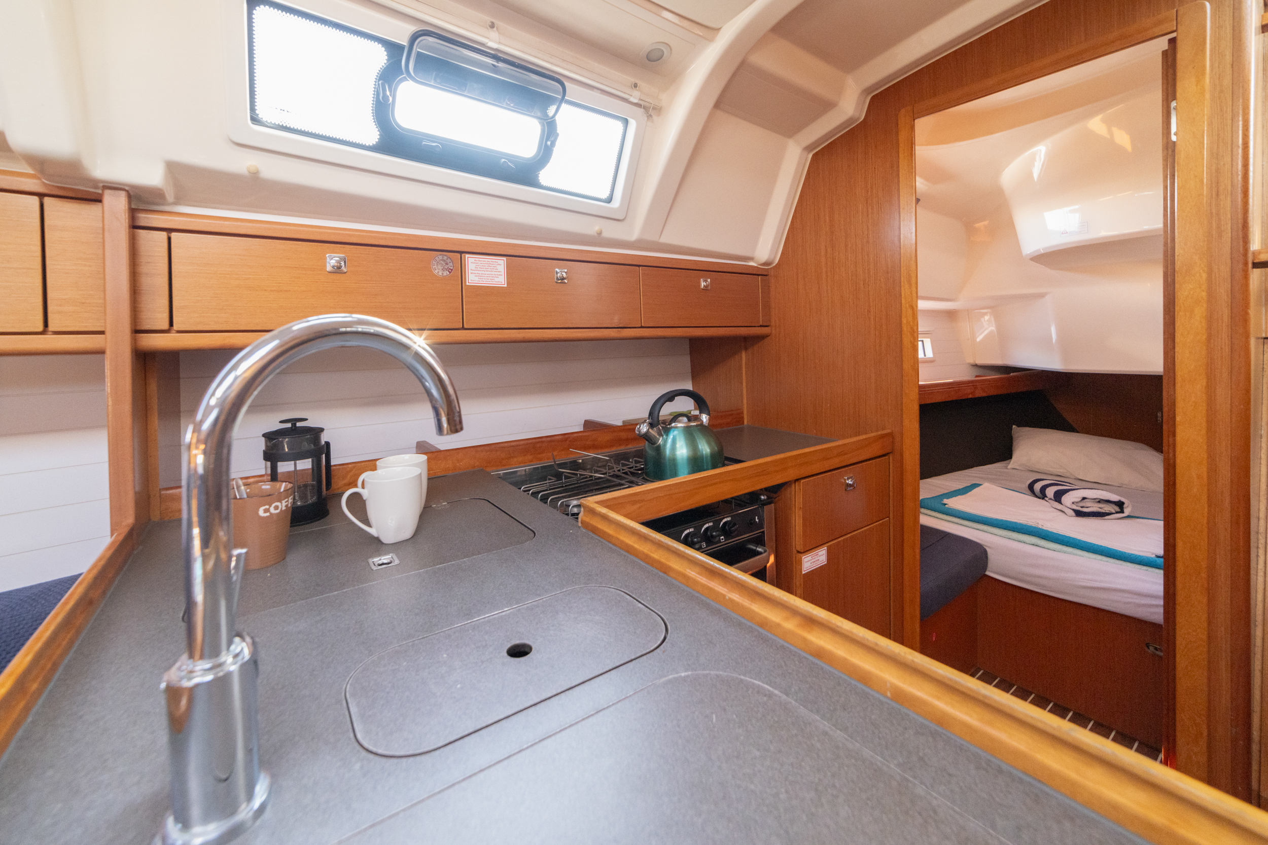 Photo #8 - Bavaria Cruiser 37 - 3 cab. (Marlo) in Atene - 33481