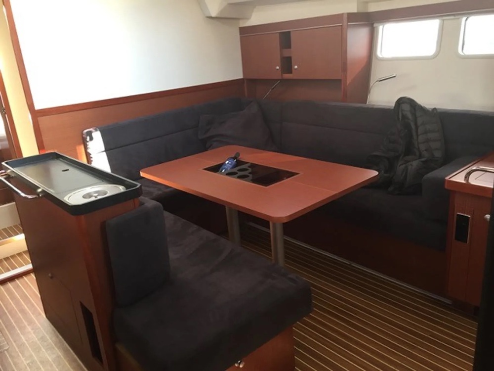 Photo #5 - Hanse 505 - 5 cab. (Amarone) in Trogir - 33504