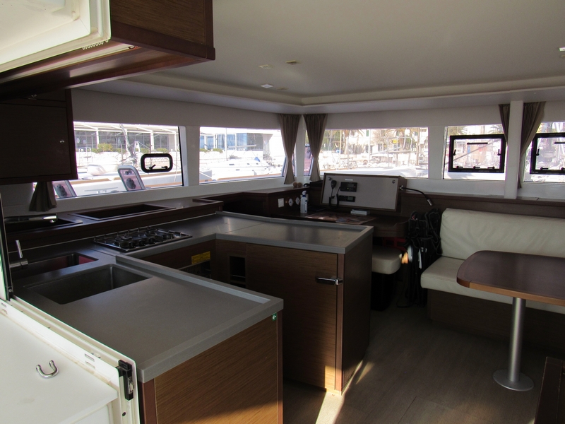 Photo #5 - Lagoon 450 S - 4 + 2 cab. (Aloha) in Kastela - 33553