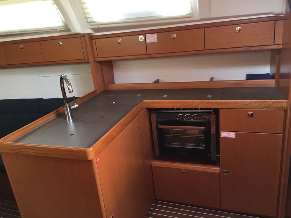 Photo #6 - Bavaria Cruiser 37 - 3 cab. (Lilli) in Vrsar - 33610