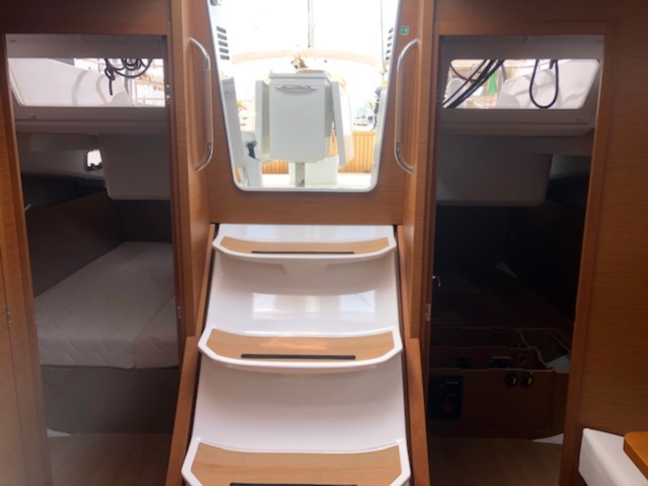 Photo #11 - Sun Odyssey 440 (Stardust) in Portisco - 33681