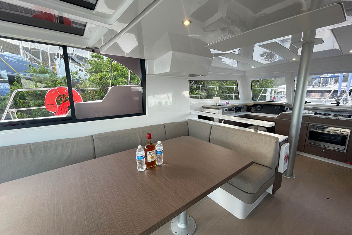 Photo #8 - Bali Catspace (Imy Austral) en Nanny Cay - 33707