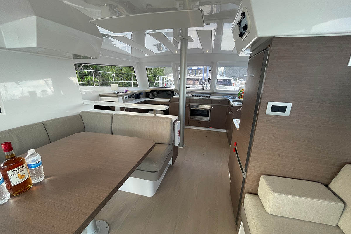 Photo #9 - Bali Catspace (Imy Austral) en Nanny Cay - 33707