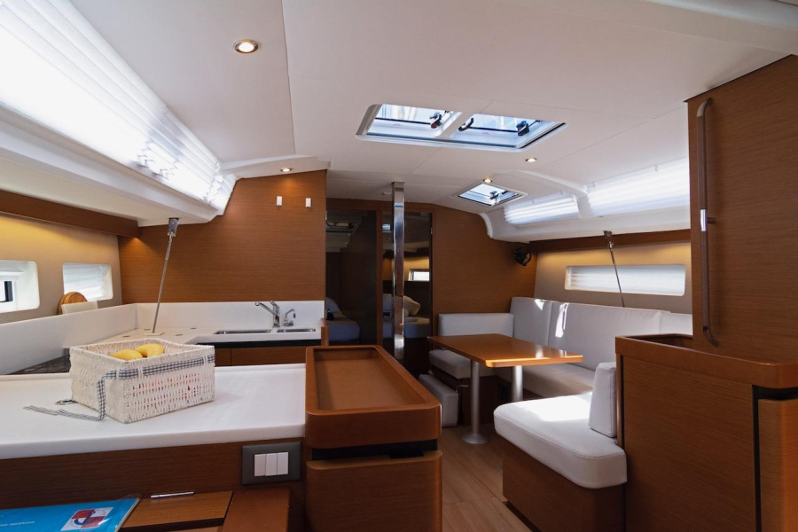 Photo #4 - Sun Odyssey 440 (Sun Kiss) in Split - 33819