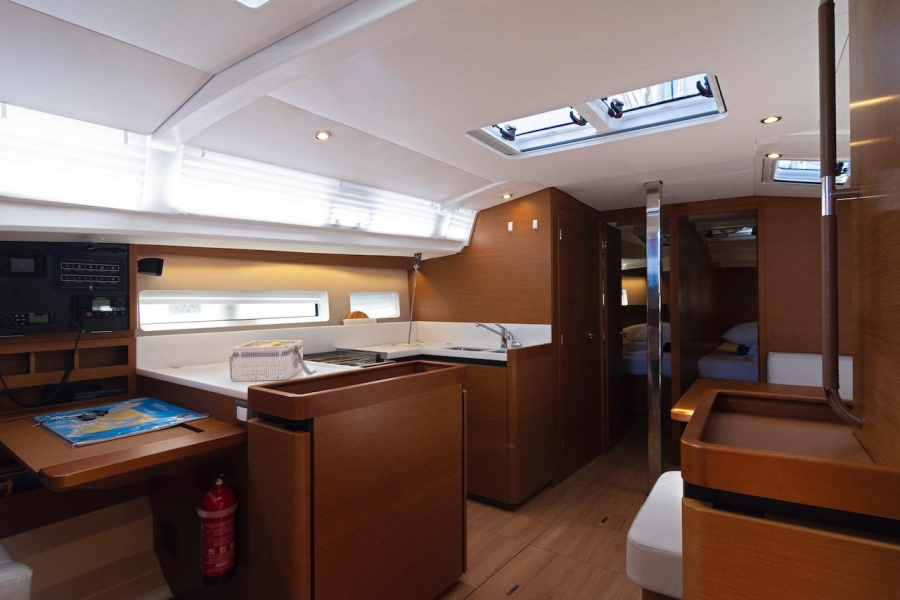 Photo #6 - Sun Odyssey 440 (Sun Kiss) in Split - 33819
