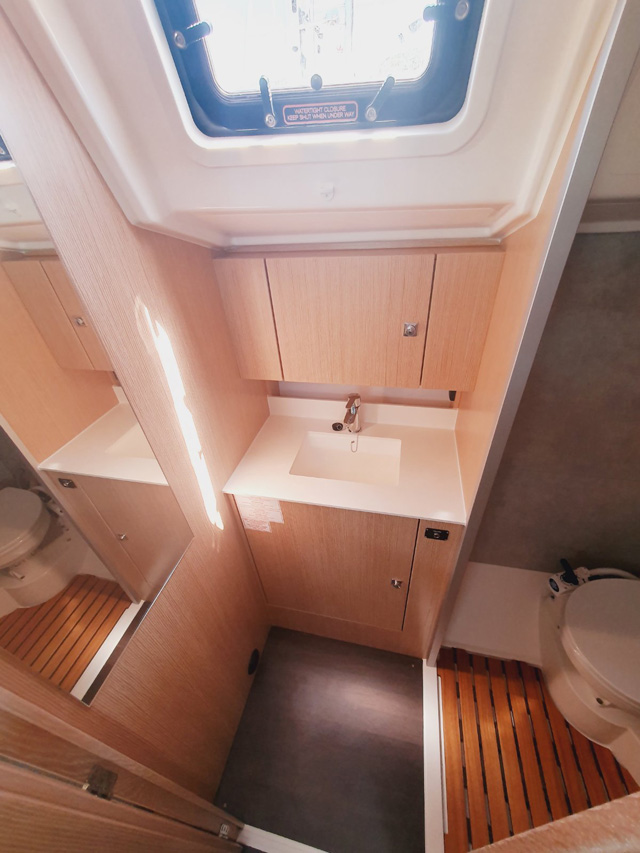 Photo #14 - Bavaria C42 Style (Flotte Lotte) en Pula - 33825