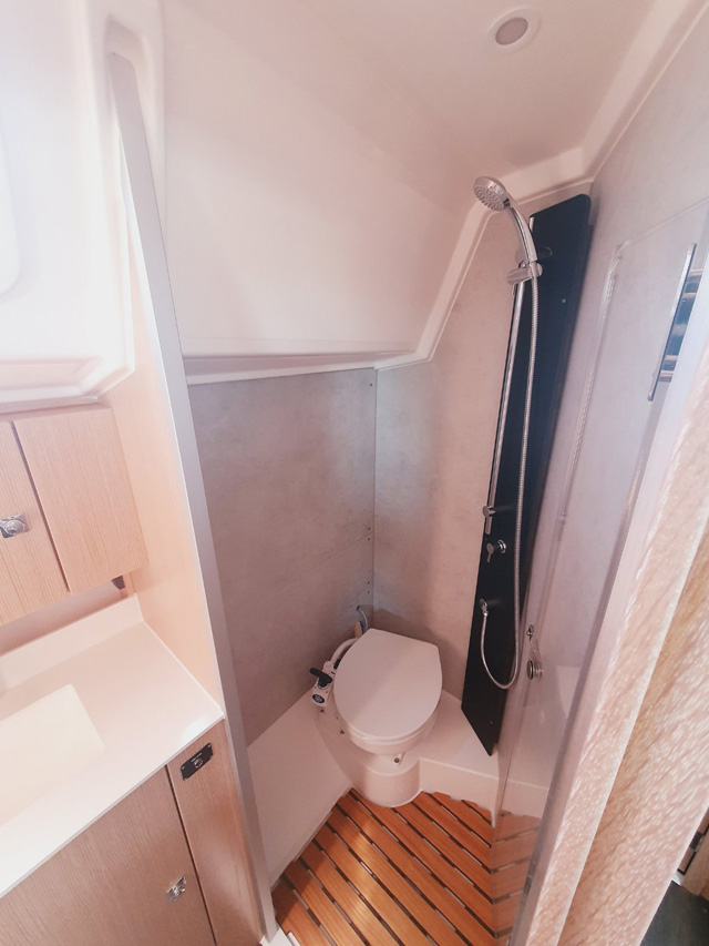 Photo #15 - Bavaria C42 Style (Flotte Lotte) en Pula - 33825