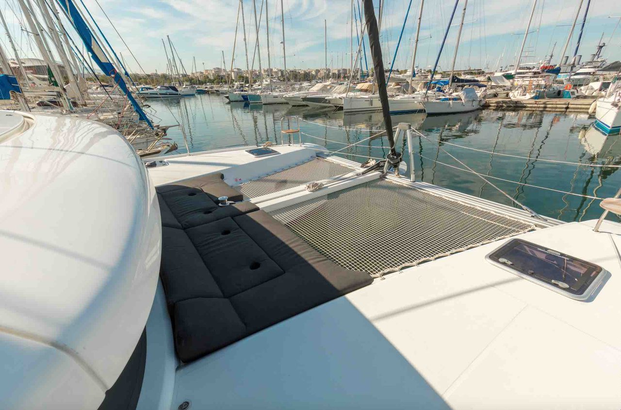 Photo #9 - Lagoon 42 - 4 + 1 cab. (Rosa Dei Venti) in Paros - 33829