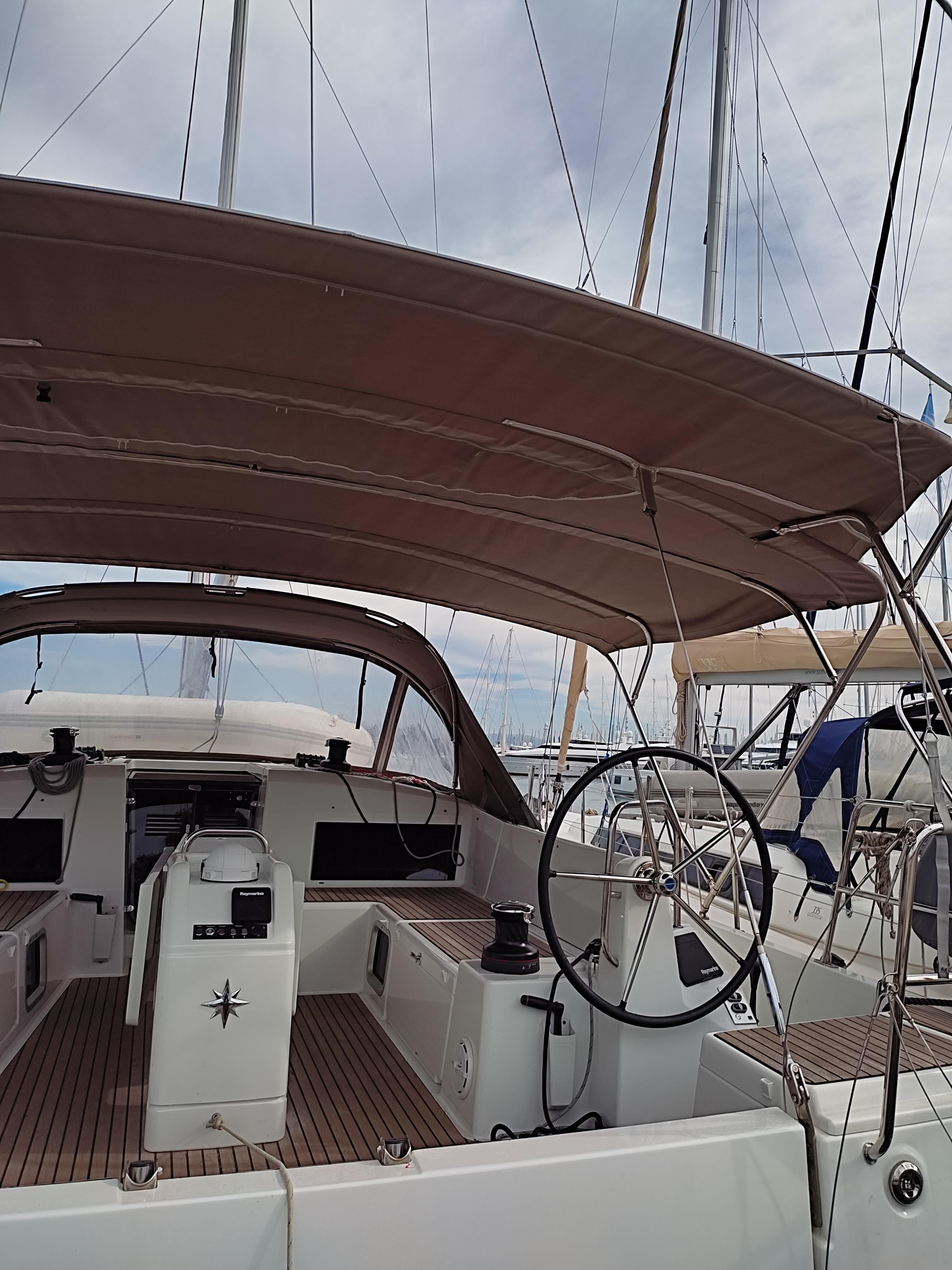 Photo #3 - Sun Odyssey 490 - 5 + 1 cab. (White Pearl) en Corfú - 33864