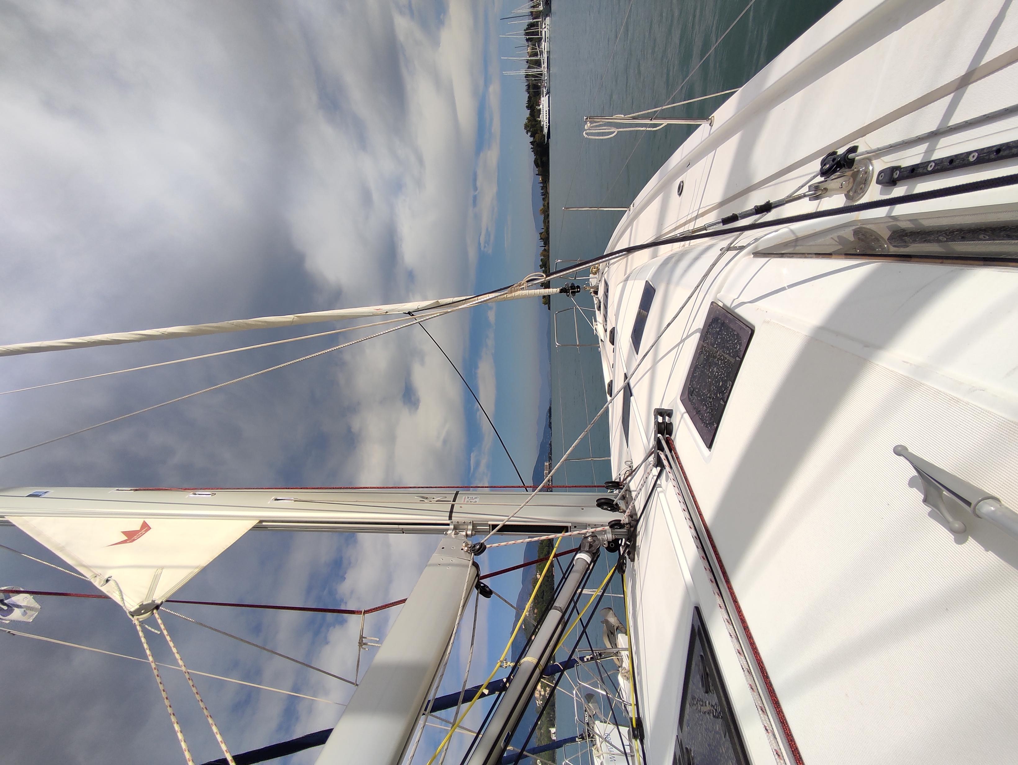 Photo #4 - Sun Odyssey 490 - 5 + 1 cab. (White Pearl) en Corfú - 33864