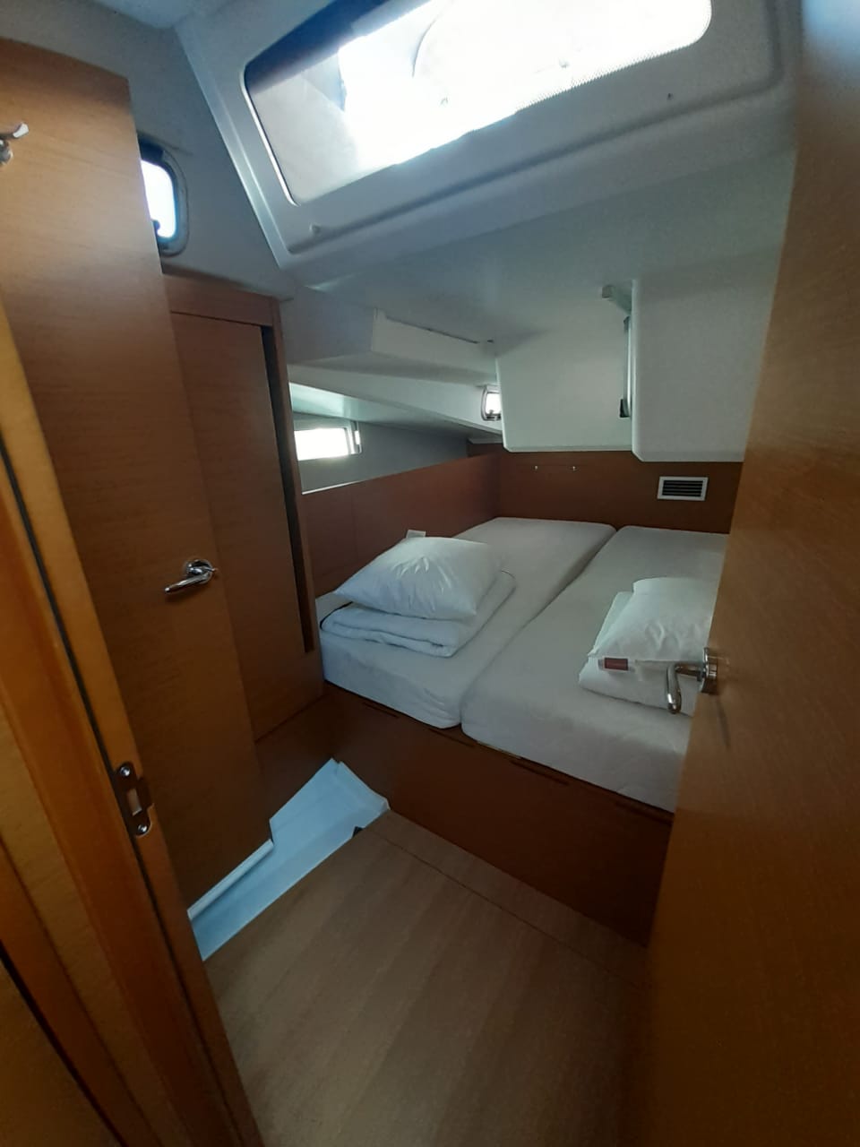 Photo #19 - Sun Odyssey 490 - 5 + 1 cab. (White Pearl) en Corfú - 33864