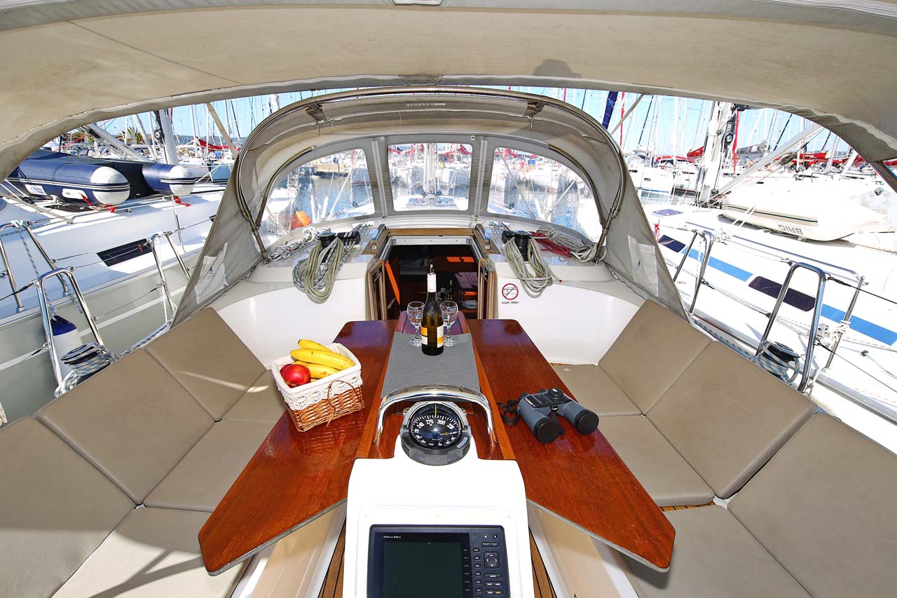 Photo #5 - Bavaria Cruiser 37 - 3 cab. (Oracle) in Murter - 33890
