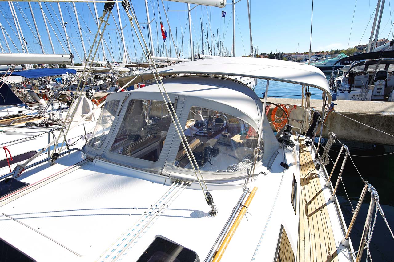 Photo #9 - Bavaria Cruiser 37 - 3 cab. (Oracle) in Murter - 33890