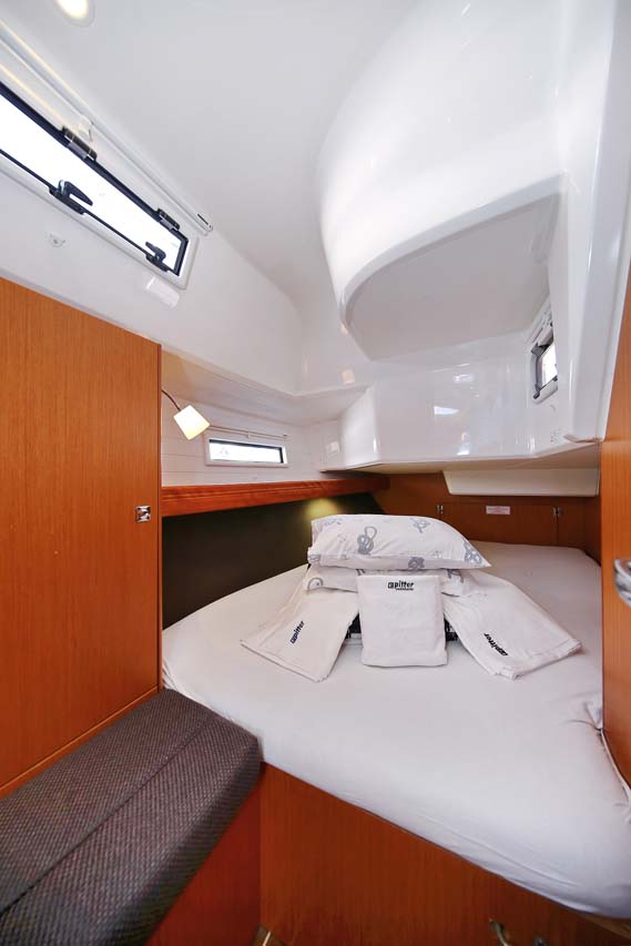 Photo #17 - Bavaria Cruiser 37 - 3 cab. (Oracle) in Murter - 33890