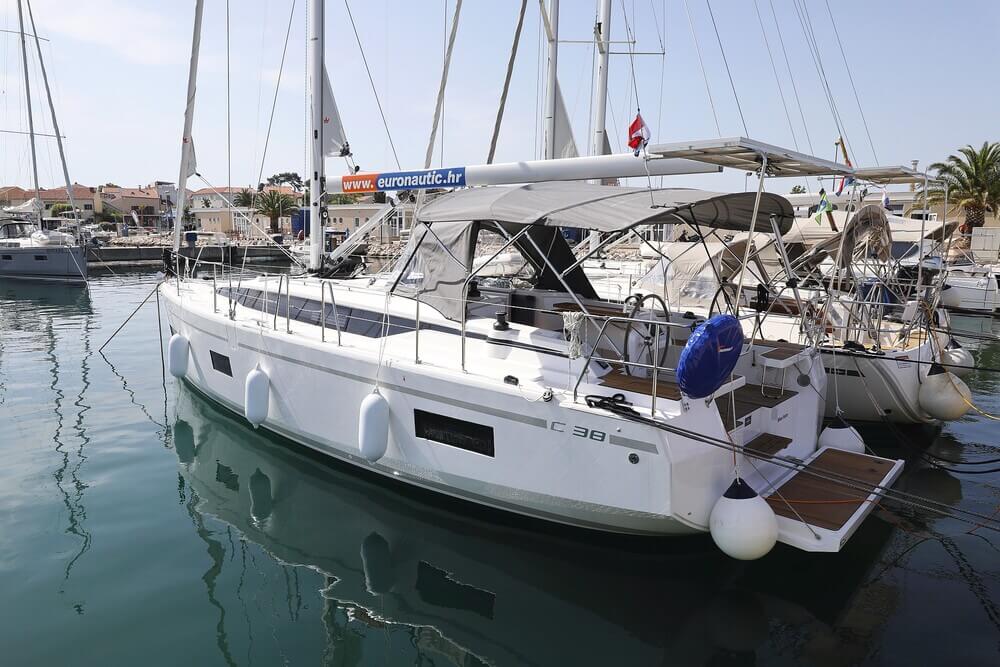 Photo #4 - Bavaria C38 (Blue Note) en Biograd - 33911