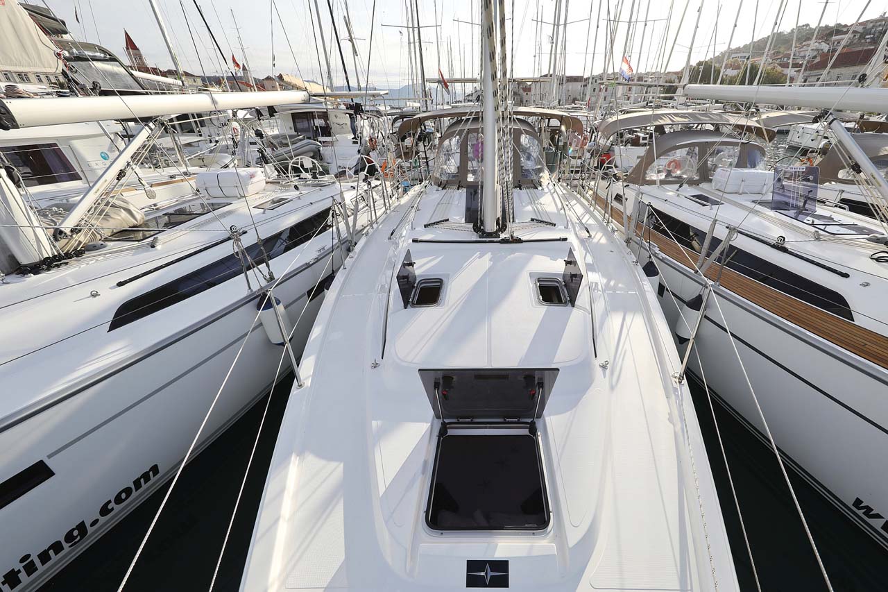Photo #7 - Bavaria C38 Style (Amore) en Trogir - 33976