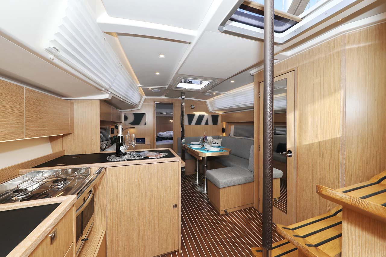 Photo #13 - Bavaria C38 Style (Amore) en Trogir - 33976