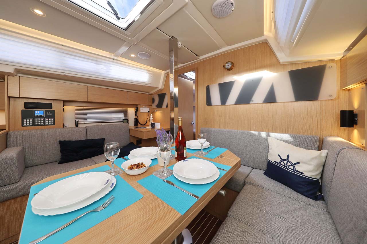 Photo #15 - Bavaria C38 Style (Amore) en Trogir - 33976