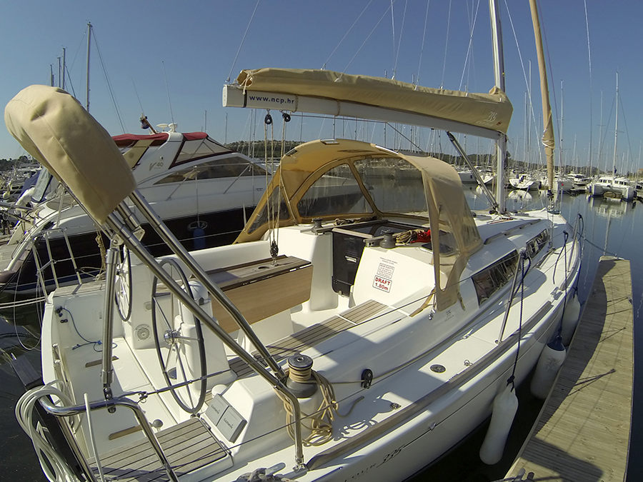 Photo #4 - Dufour 335 GL (Lara) in Sibenik - 33953