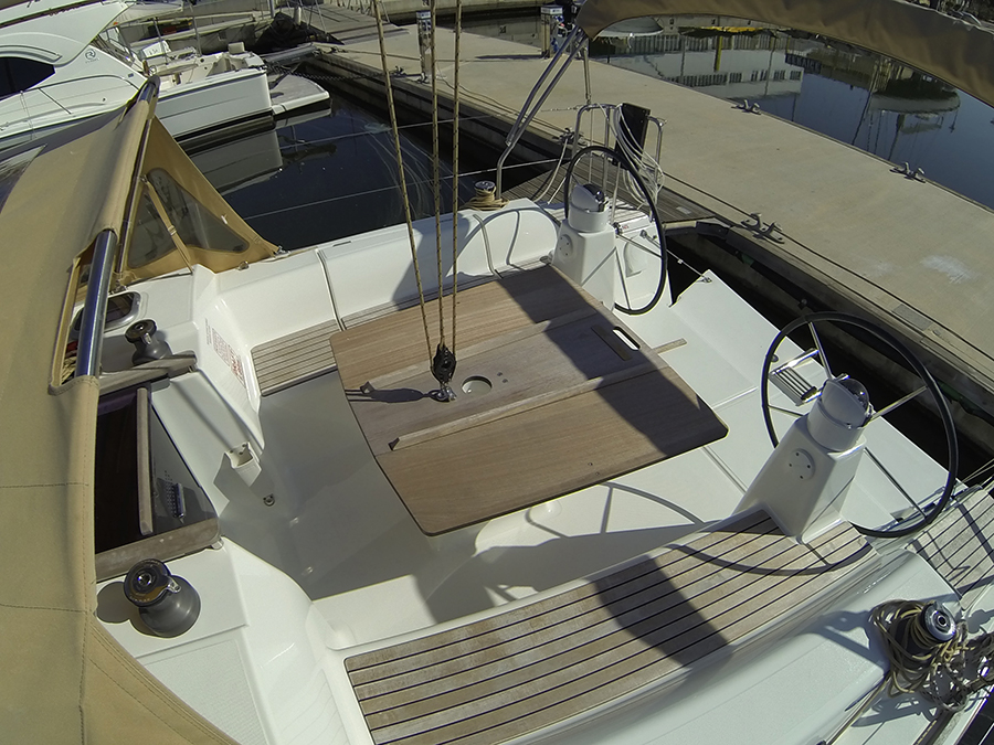 Photo #8 - Dufour 335 GL (Lara) in Sibenik - 33953