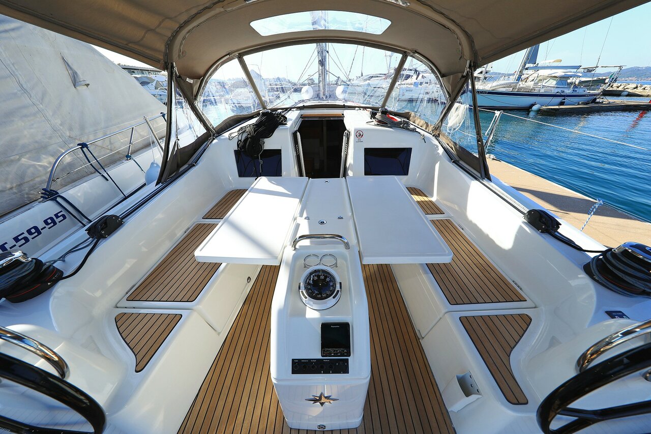 Photo #4 - Sun Odyssey 410 - 3 cab. (Vague) in Zadar - 34002