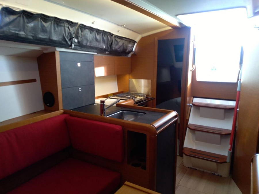 Photo #4 - Sun Odyssey 349 - 2 cab. (Riga) in Portisco - 34029