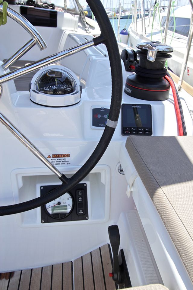 Photo #4 - Sun Odyssey 419 - 3 cab. (Perseas) in Lavrion - 34030